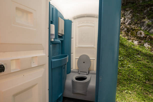 Best Portable restroom trailer rental  in Salix, PA